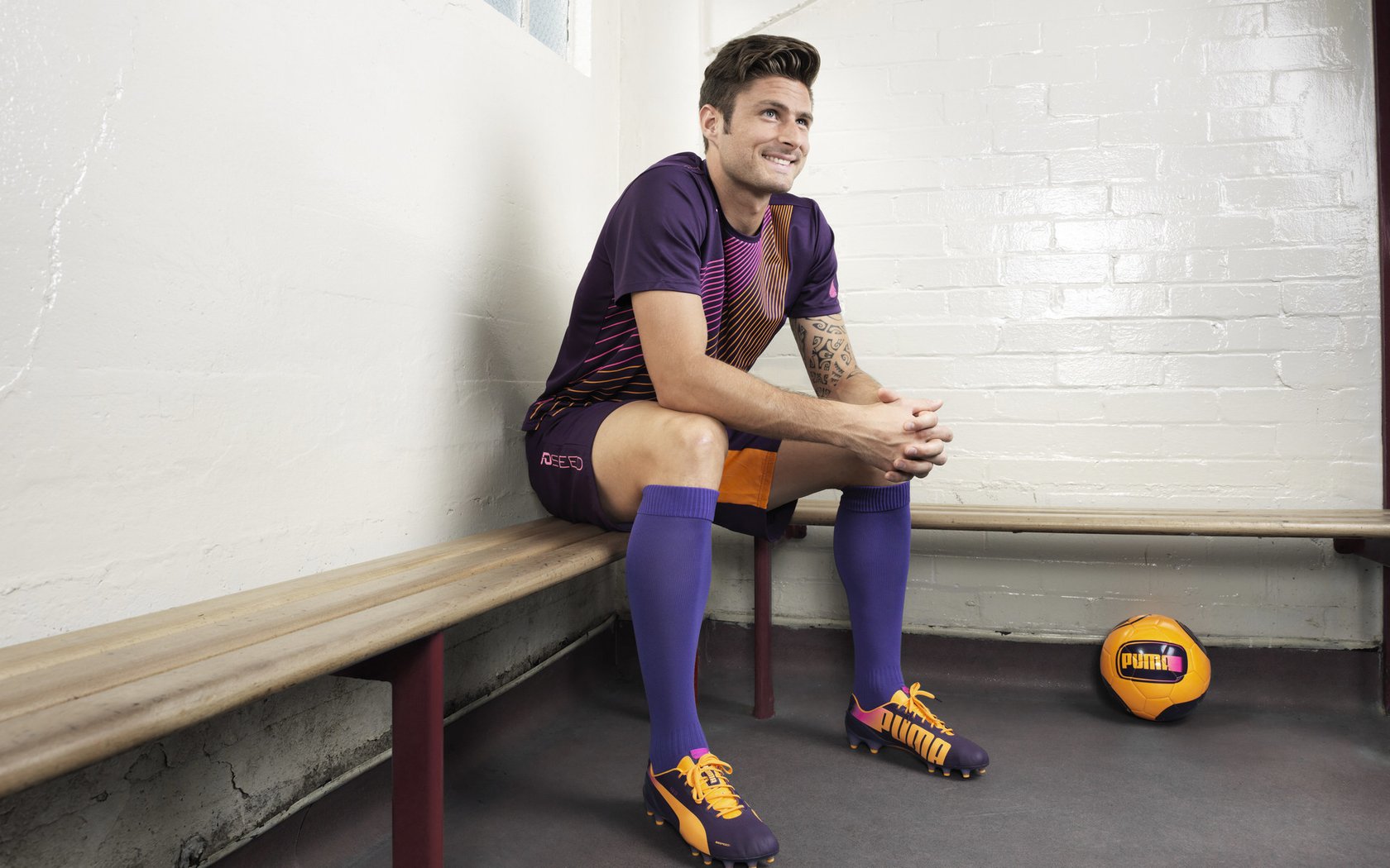 爱游戏官方网站-中国足球产业链“补短板”行动加快，行业高质量发展，2020中国足球产业