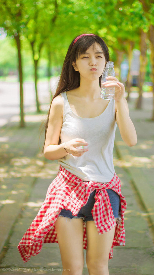 AYX GAME-印度乒乓球队在男团比赛中与中国队激战，表现出色。，印度乒乓美女